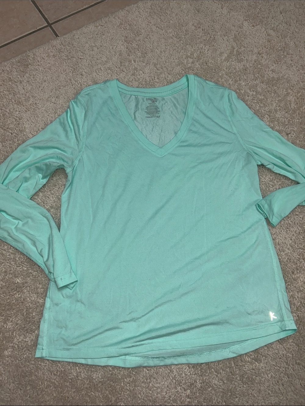 Danskin Now Women's Long Sleeve V-Neck Top - Mint Green
